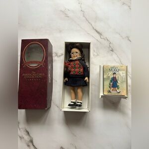 2008 American Girl Molly Mcintire Mini Doll With Book And Original Box